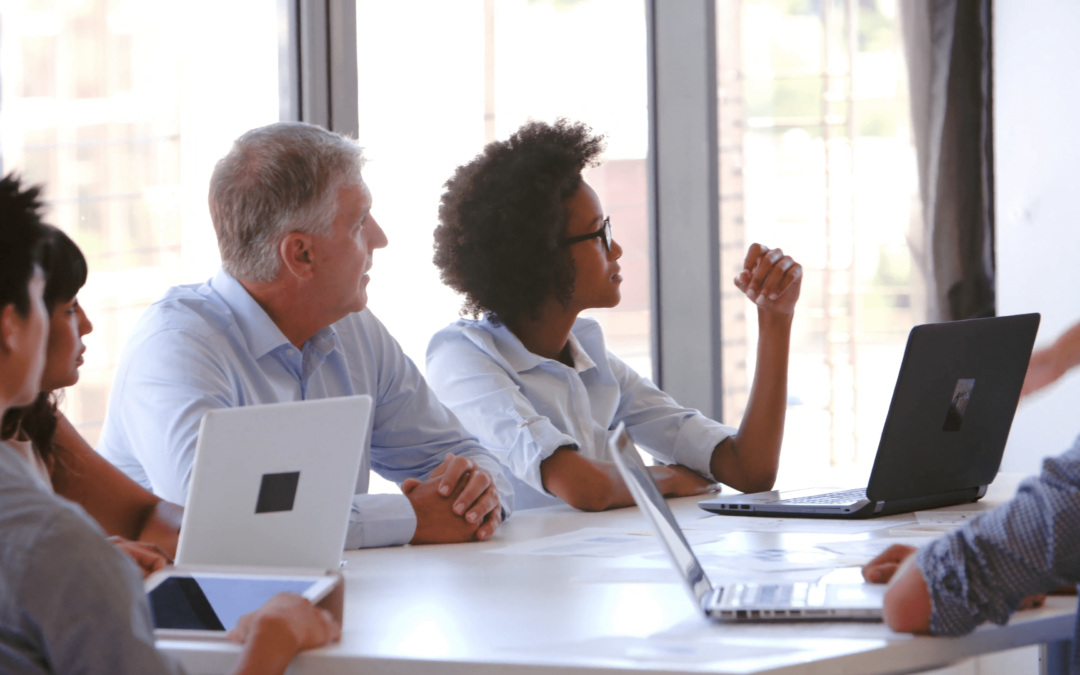 people-attending-business-meeting-in-modern-open-plan-office_v1nee4zq__F0000